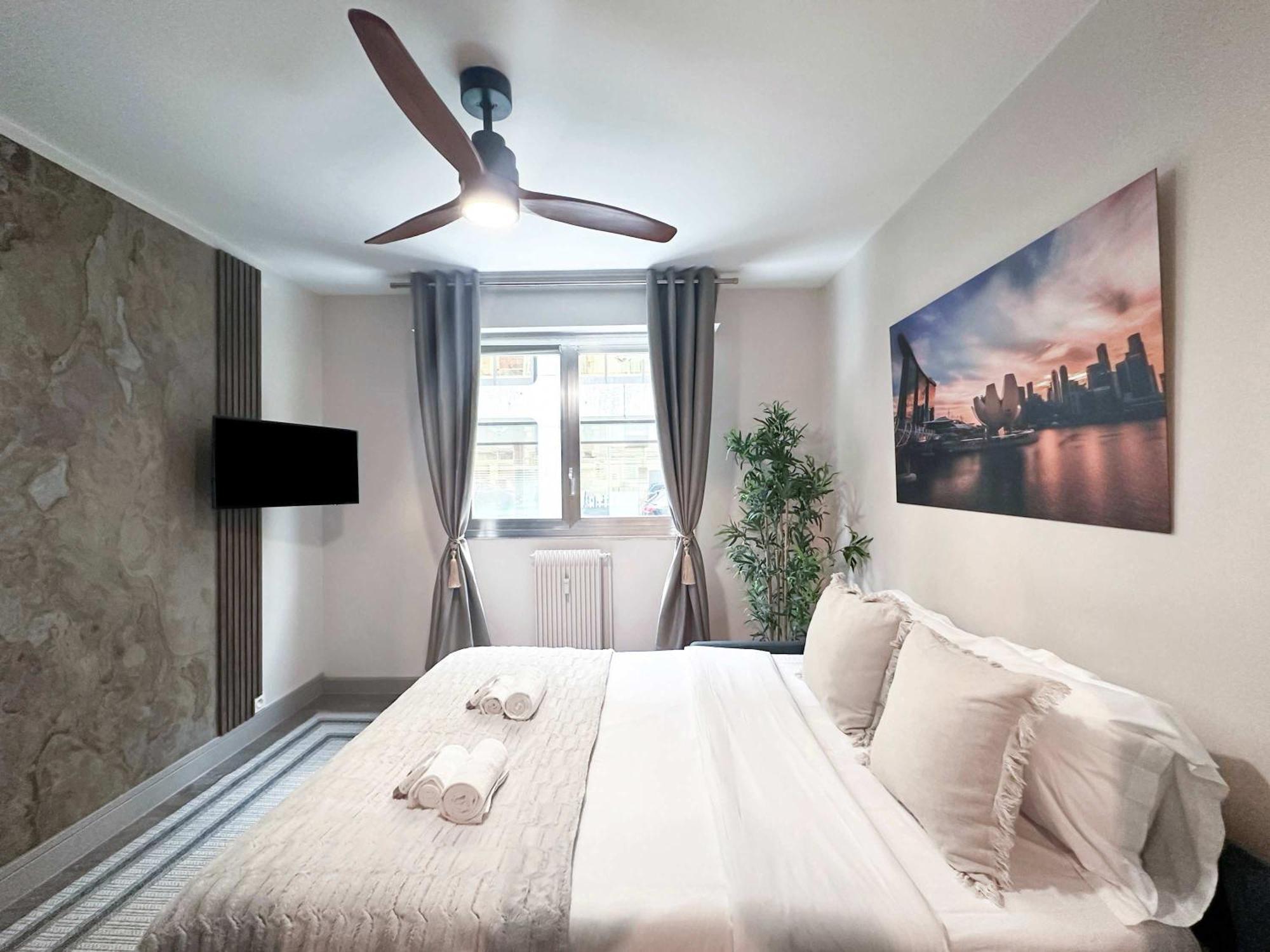 Elegant Escape Near Arc De Triomphe Paris Exterior foto